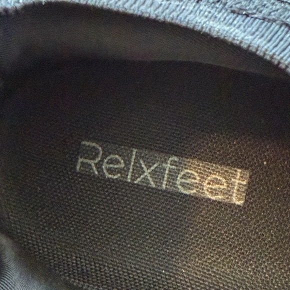 Gym shoes Black Sneakers - Picture 3 of 4